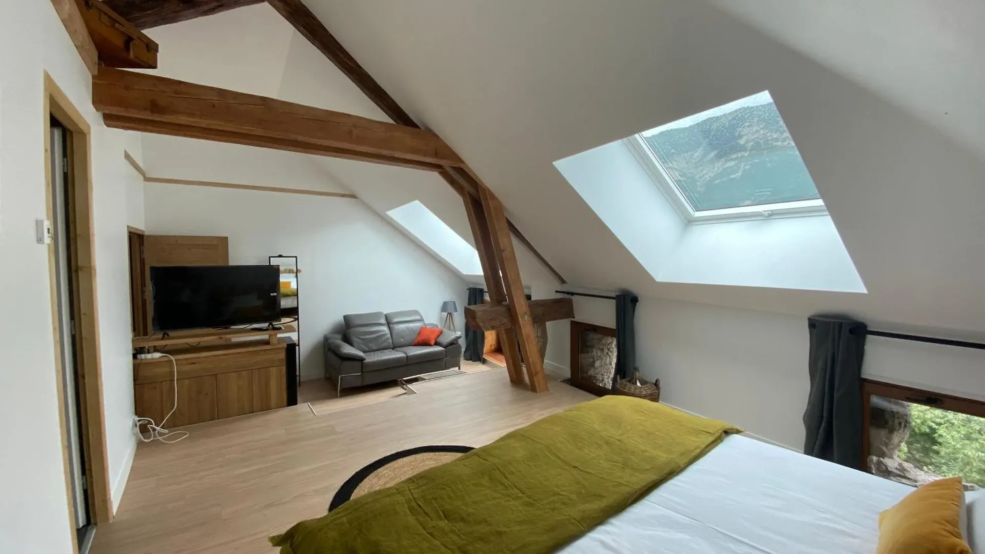 Bed and Breakfast Le Couleau à Châteauroux-les-Alpes 0*,
