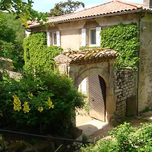 https://le-hameau-de-robert.hotels-rhonealpes.com